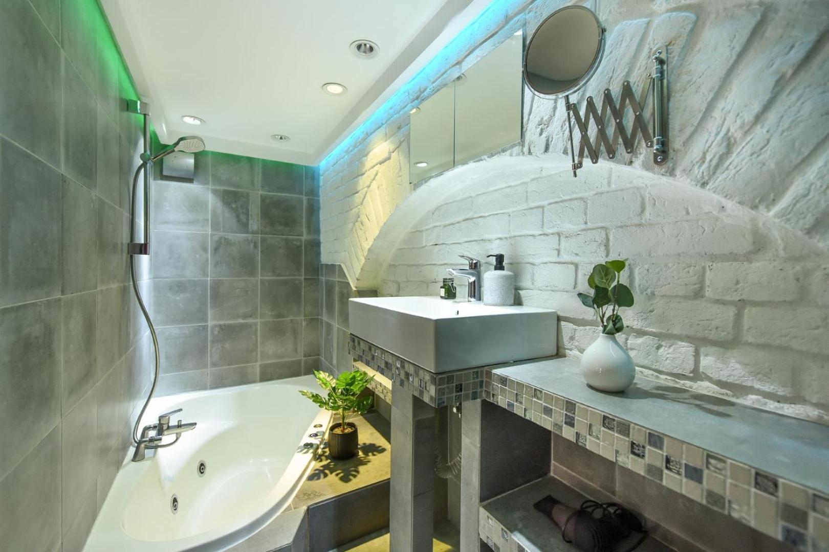 Central Comfort - Duplex-Style Studios On Regina Elisabeta بوخارست المظهر الخارجي الصورة